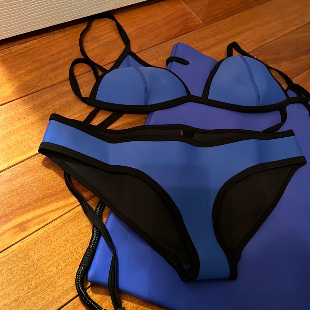 TRIANGL blue bathing suit with bag